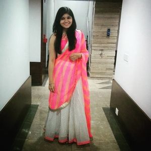 Meet your Posher, Dhara